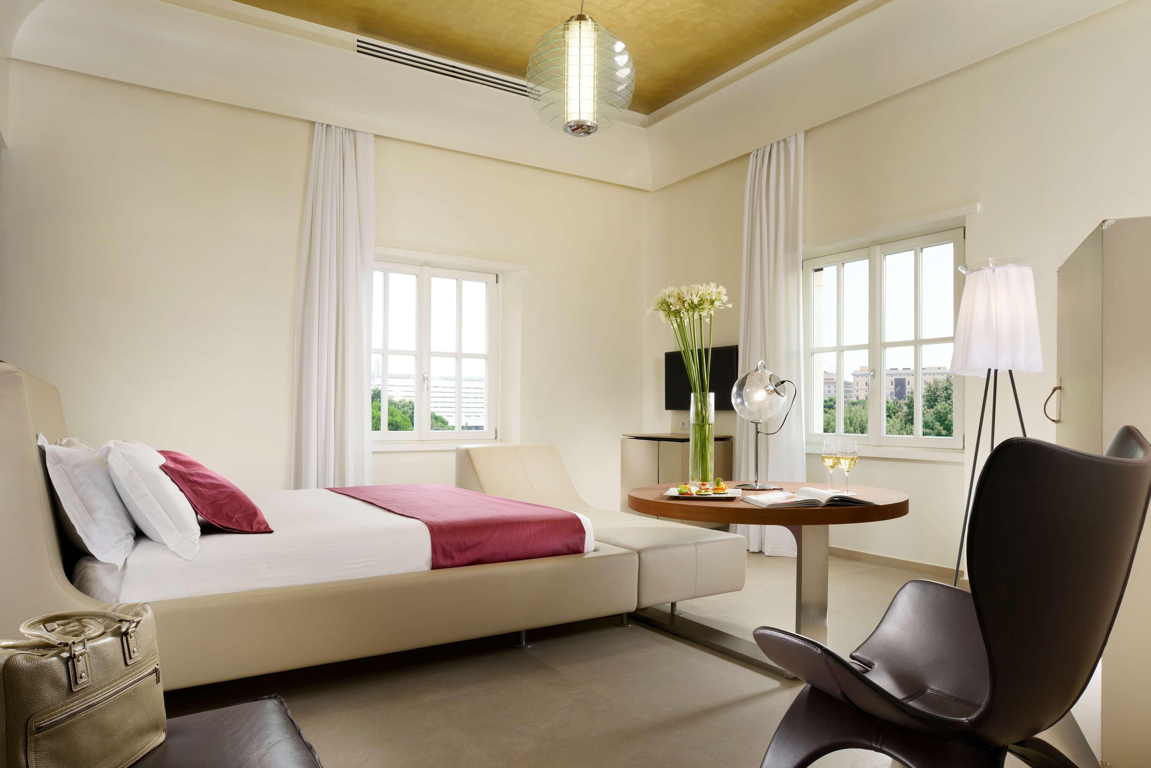 Palazzo Montemartini Rome, A Radisson Collection Hotel Ngoại thất bức ảnh A room at the Mandarin Oriental, Singapore