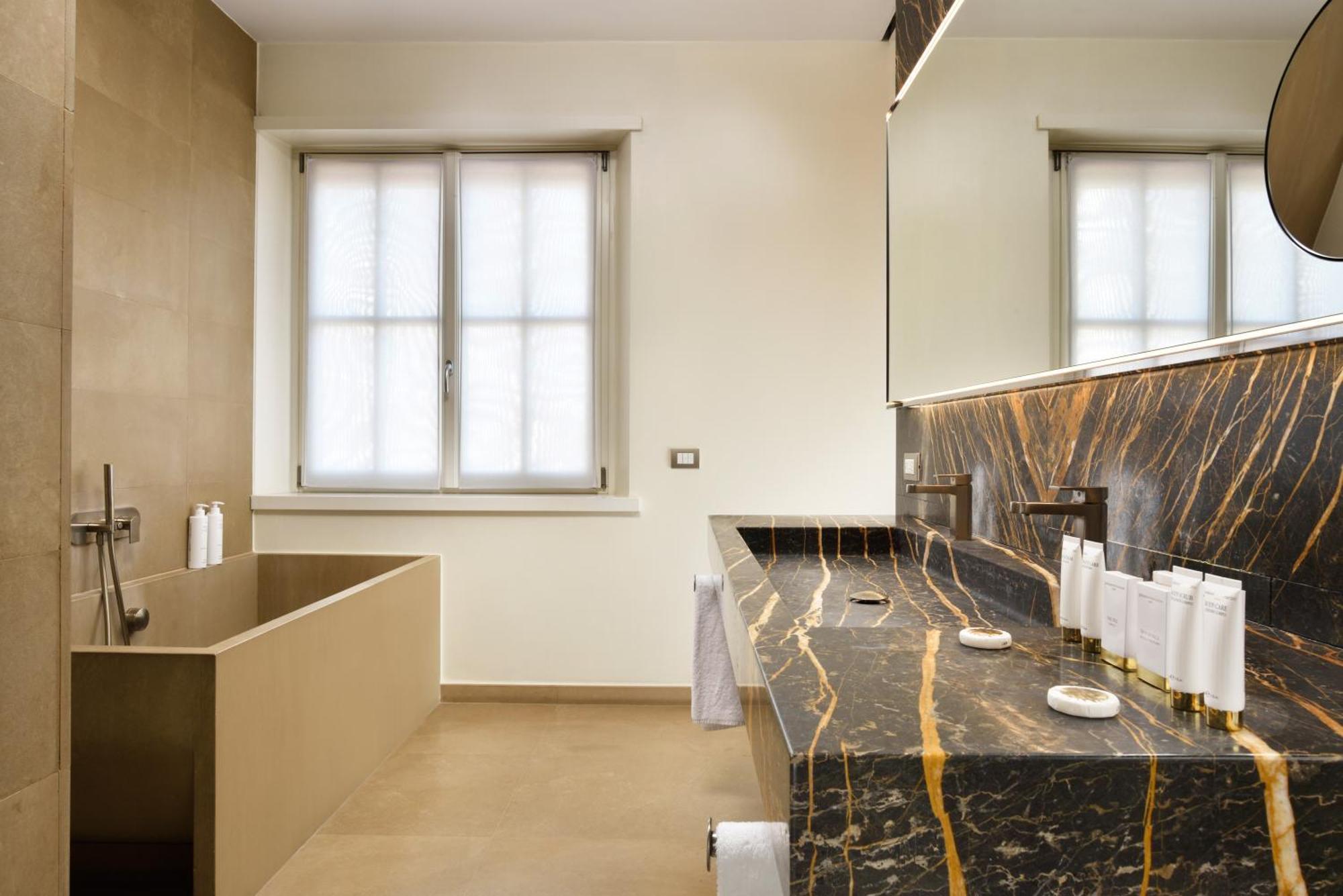 Palazzo Montemartini Rome, A Radisson Collection Hotel Ngoại thất bức ảnh Bathroom