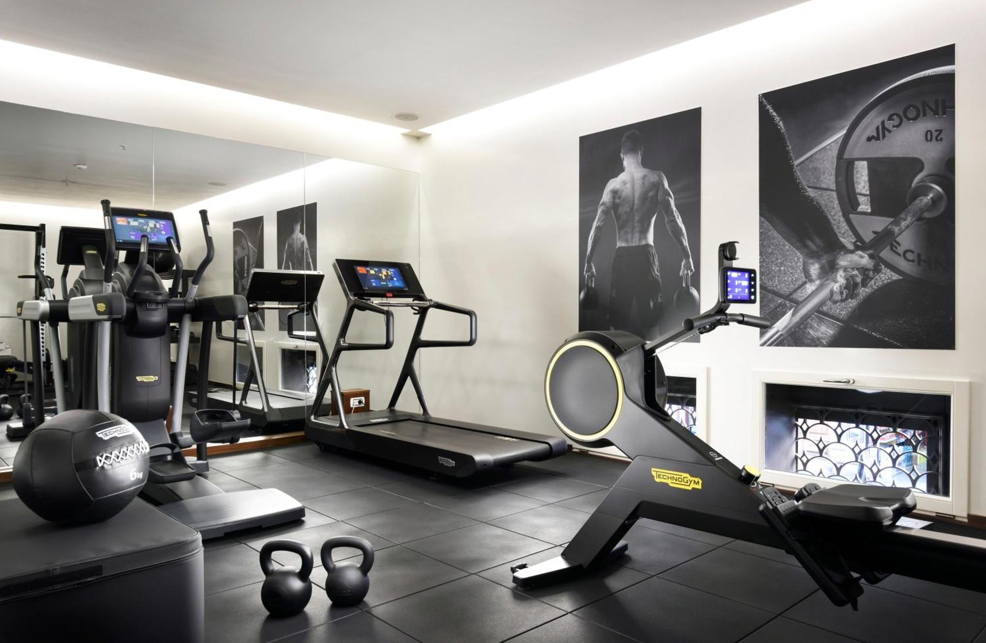 Palazzo Montemartini Rome, A Radisson Collection Hotel Ngoại thất bức ảnh The gym at The Ivy Collection