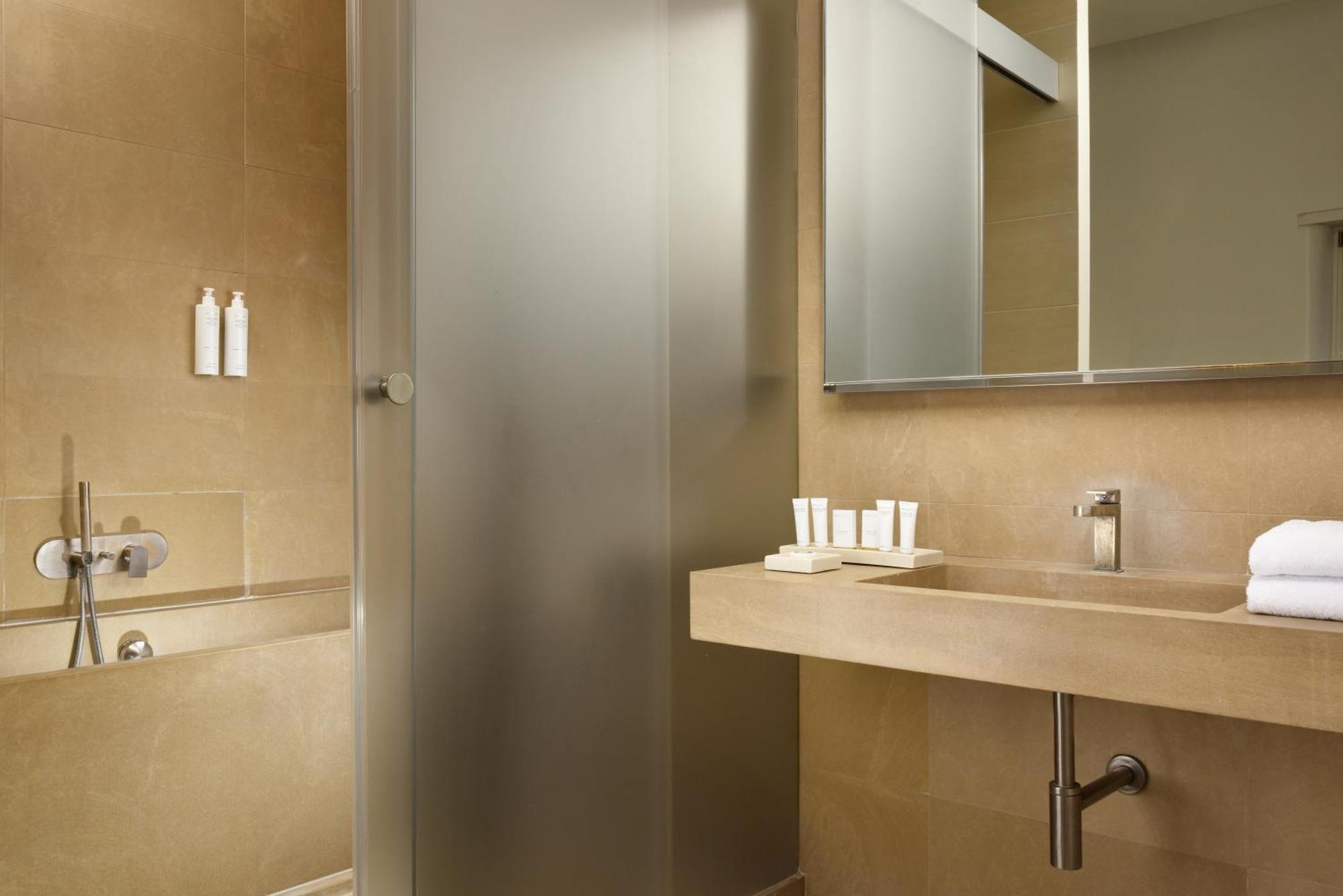 Palazzo Montemartini Rome, A Radisson Collection Hotel Phòng bức ảnh Bathroom
