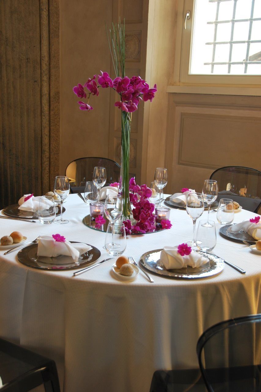 Palazzo Montemartini Rome, A Radisson Collection Hotel Ngoại thất bức ảnh A table set for a formal dinner