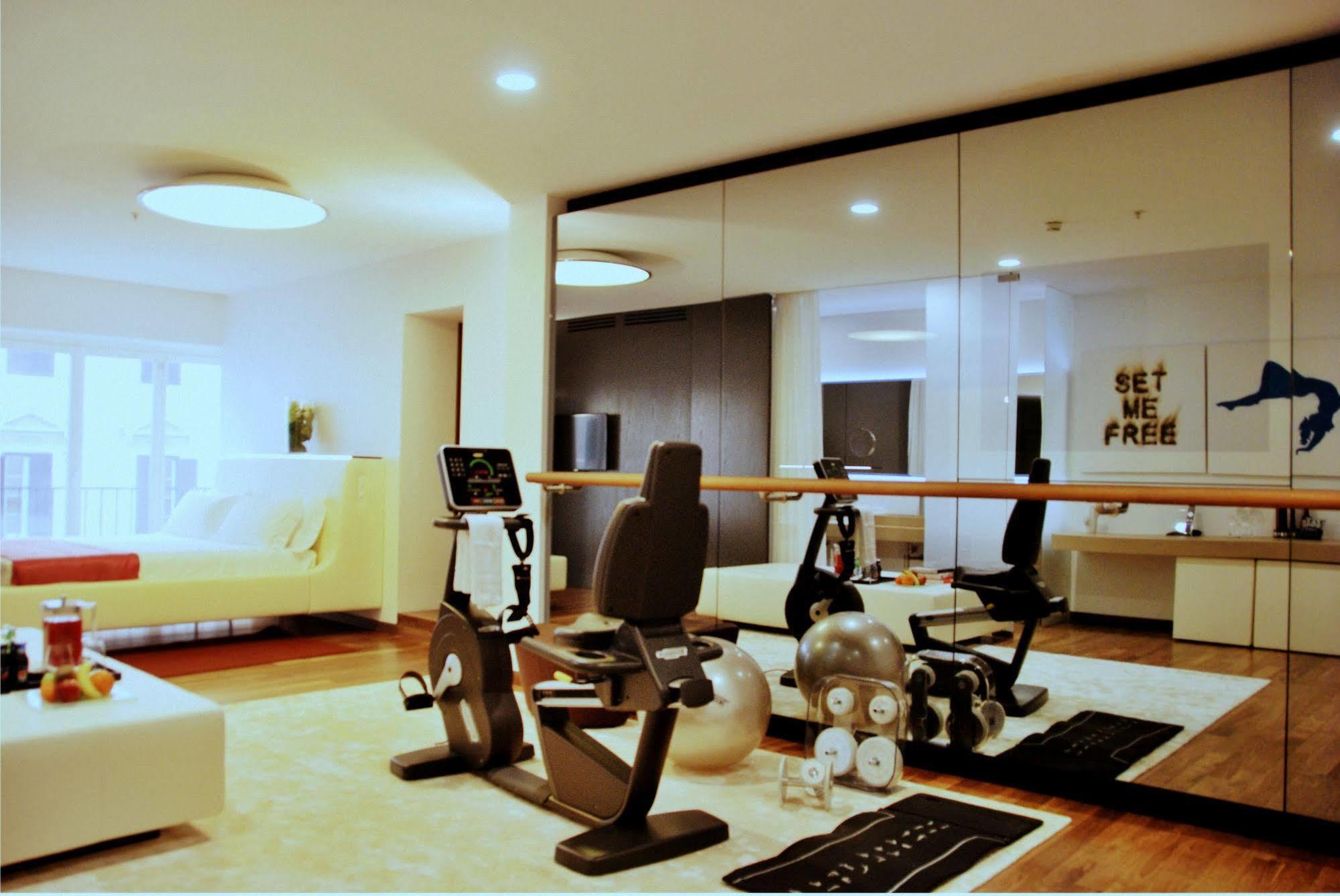 Palazzo Montemartini Rome, A Radisson Collection Hotel Ngoại thất bức ảnh A home gym