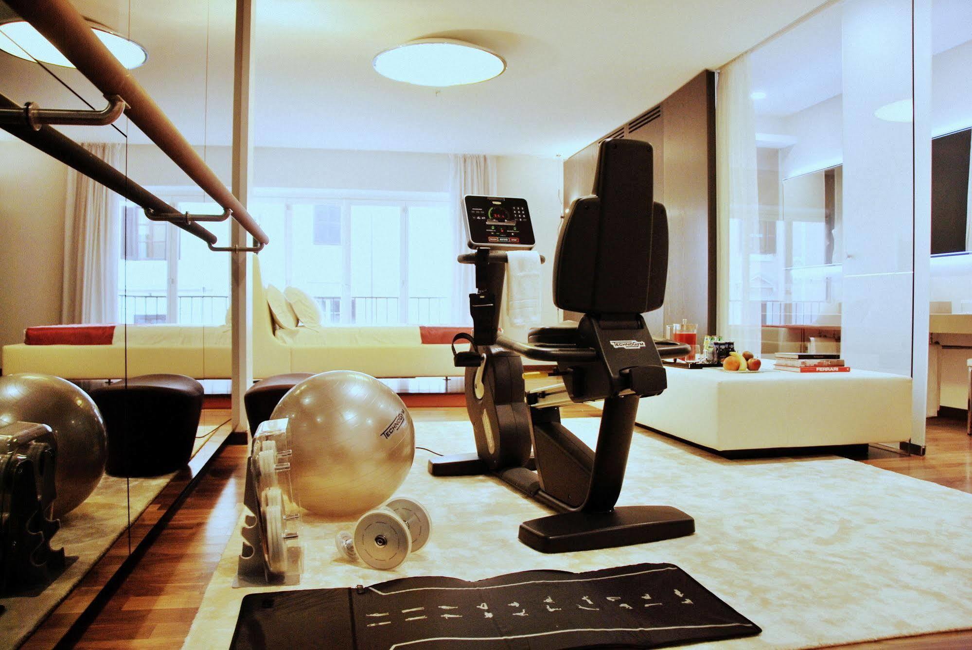 Palazzo Montemartini Rome, A Radisson Collection Hotel Ngoại thất bức ảnh A home gym