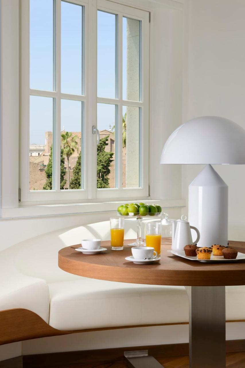 Palazzo Montemartini Rome, A Radisson Collection Hotel Ngoại thất bức ảnh A lamp by Artemide